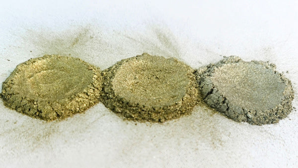 DIY Metallic Gold Shades for Epoxy Resin